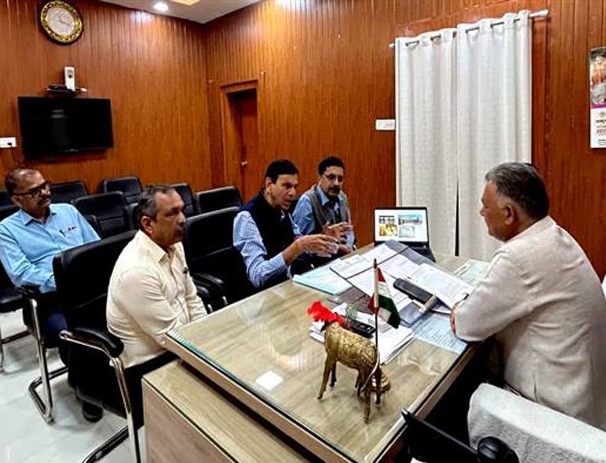 मंत्री  परमार से मिला यूजीसी द्वारा स्थापित परमाणु ऊर्जा विभाग वैज्ञानिक अनुसंधान संकुल केंद्र का प्रतिनिधि-मंडल