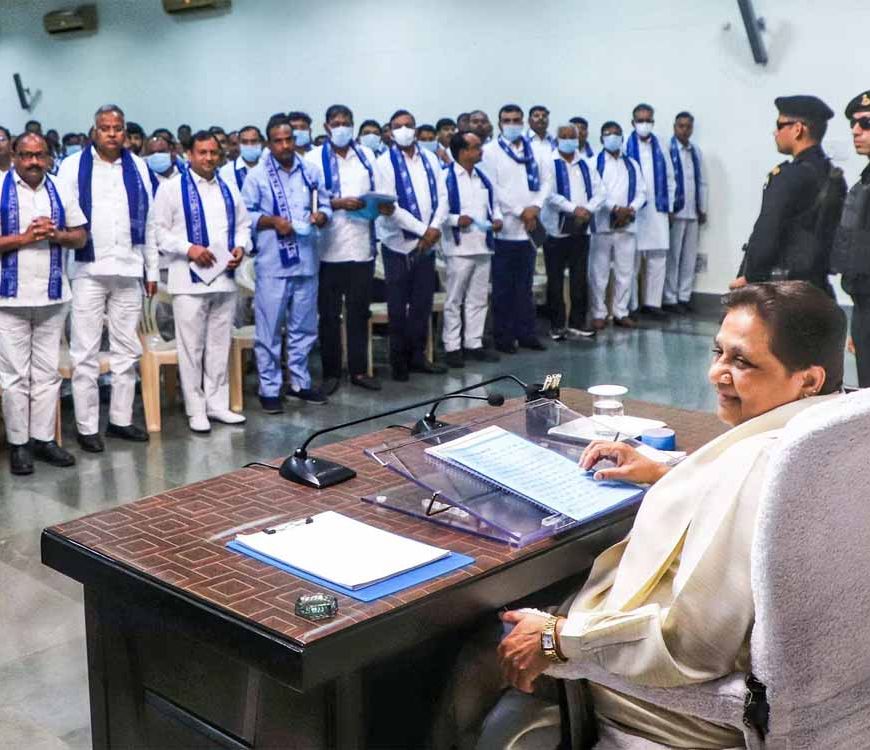 मायावती ने 2027 यूपी चुनाव की रणनिति बनाई, BSP कार्यकर्ताओं को दिए विशेष निर्देश