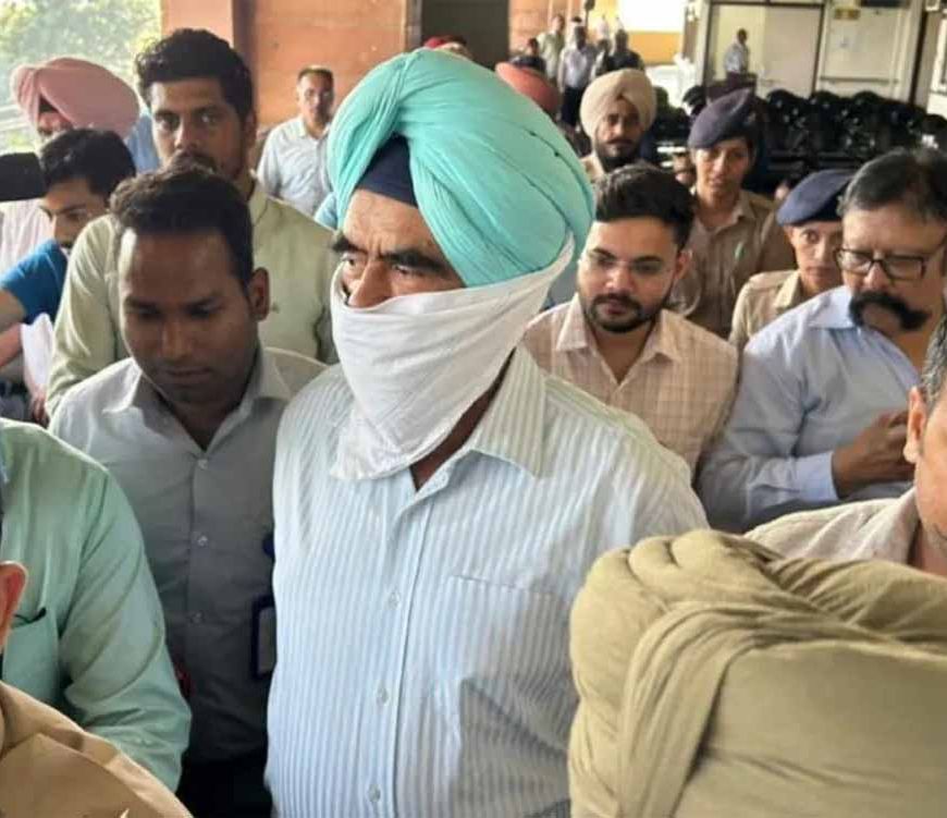 IPS भुल्लर के ठिकानों से निकला खजाना! 50 से ज्यादा संपत्तियों के कागज और लॉकर की चाबियों ने खोले बड़े राज़