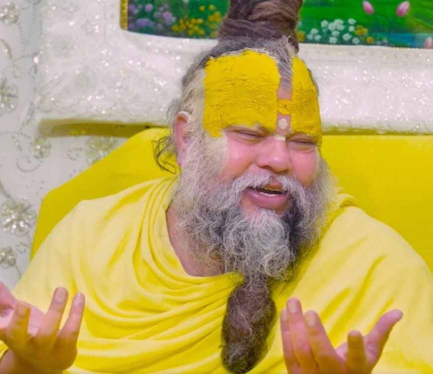 प्रेमानंद जी महाराज के स्वस्थ होने की दुआ: मुस्लिम युवाओं ने दरगाह साबिर पाक में चढ़ाई चादर