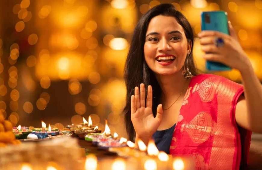 दिवाली 2025: स्मार्टफोन से लें प्रोफेशनल जैसी फोटो, बदलें ये कैमरा सेटिंग्स