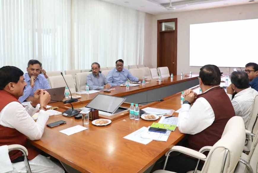 किसानों को भावांतर योजना से जुड़ी सम्पूर्ण प्रक्रिया में कोई असुविधा न आने दें : मुख्यमंत्री यादव