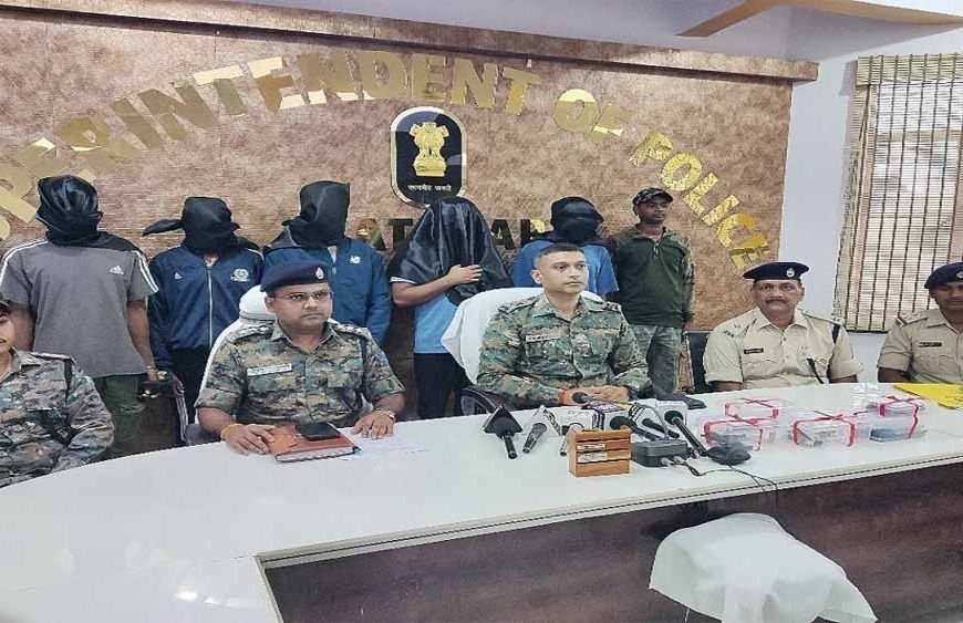 लातेहार में अपराधियों की बड़ी गिरफ्तारी, पिस्तौल और कारतूस के साथ 5 आरोपी पकड़े गए