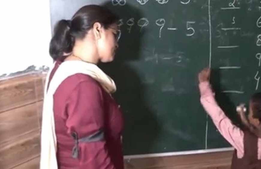 शिक्षा विभाग के नए आदेशों से खलबली, टीचरों की तबादला सूची में उठे सवाल