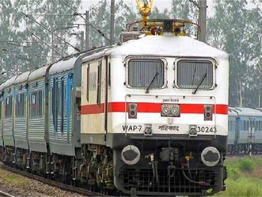 छठ पूजा 2025: यात्रियों ने IRCTC ई-कैटरिंग मील को दिया रिकॉर्ड तोहफ़ा, घर का खाना अब कम पसंद