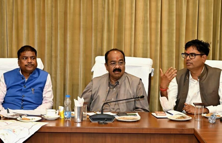 राज्योत्सव और पीएम मोदी के नवा रायपुर दौरे की तैयारियों की समीक्षा, उप मुख्यमंत्री अरुण साव ने की बैठक