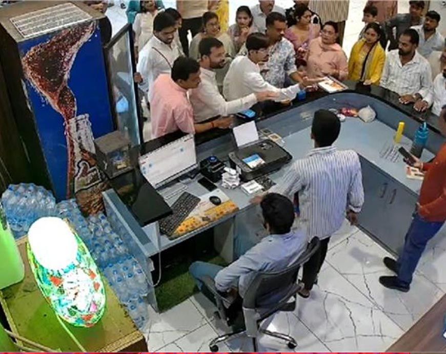 पूर्व मंत्री मोतीलाल दवे के बेटे और पोते की गुंडागर्दी, होटल में CEO से मारपीट, FIR दर्ज
