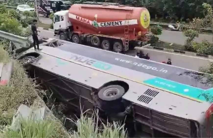 तेलंगाना में बड़ा हादसा: बस पलटने से 20 यात्री घायल, कुरनूल के बाद फिर दहशत