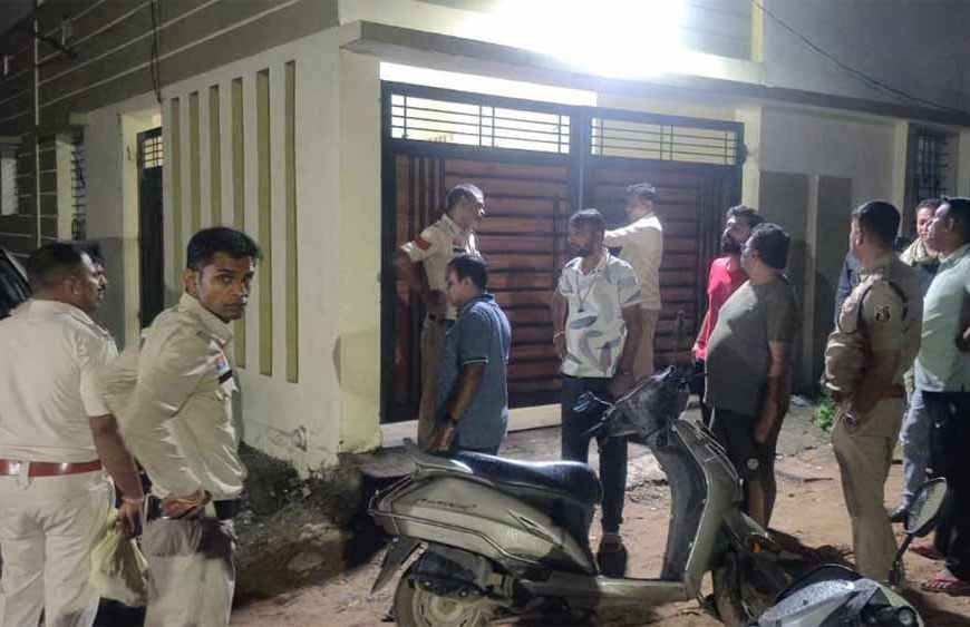 छत्तीसगढ़ में बड़ा खुलासा: जुआ खेलते पकड़े गए 6 पटवारी, संघ का कार्यकारी अध्यक्ष भी शामिल!