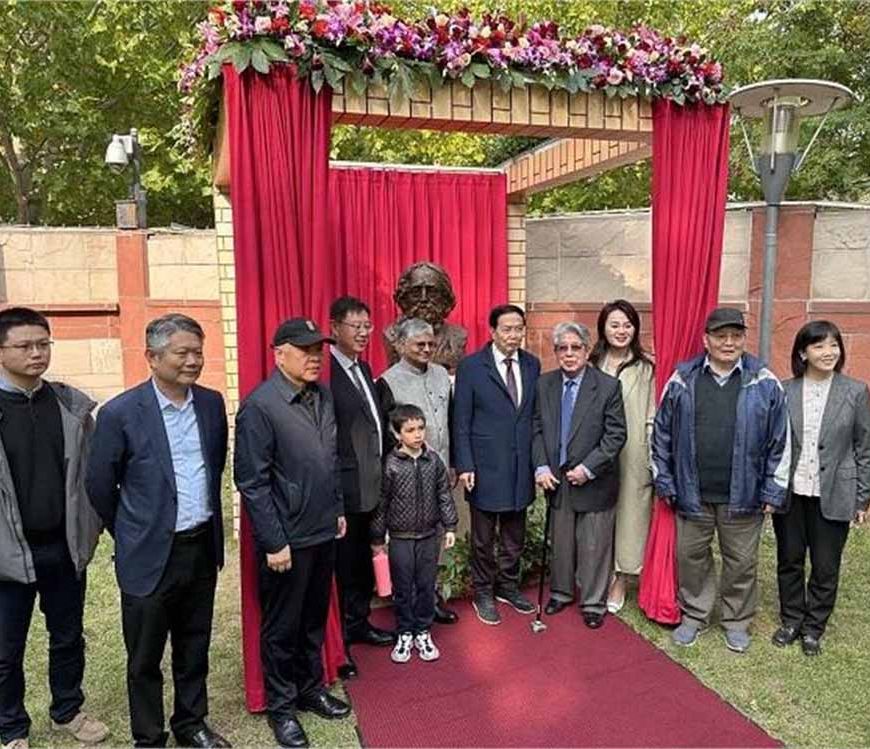 चीन में टैगोर की प्रतिमा का भव्य अनावरण, बीजिंग में गूंजा भारत का गौरव