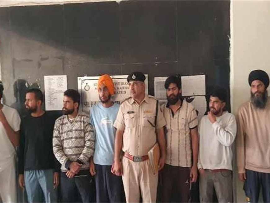 अमेरिका से डिपोर्ट होकर लौटे हरियाणा के 54 युवक, बेड़ियों में बांधकर लाया गया दिल्ली