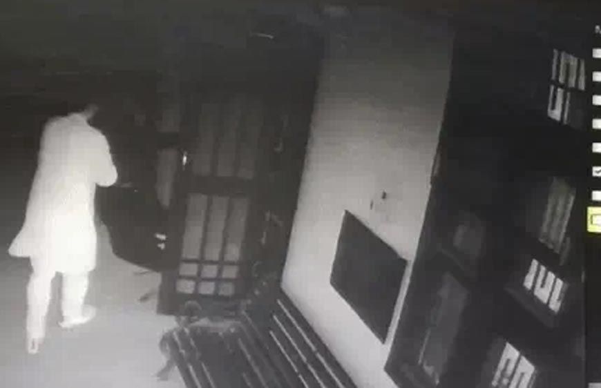 महेंद्रगढ़ में पंचायत समिति चेयरमैन पर कुर्सी चोरी का आरोप, उपाध्यक्ष ने पुलिस को शिकायत दी; CCTV में ठेकेदार के साथ देखा गया