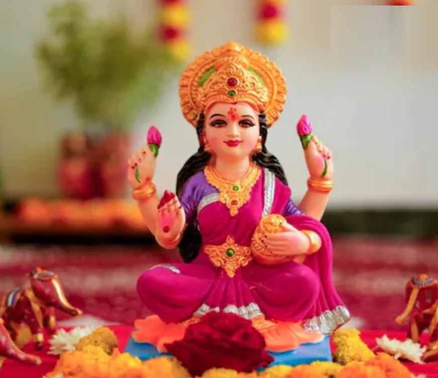 मां लक्ष्मी को खुश करने के सरल उपाय, जो बनाए रखें आपके धन का लगातार प्रवाह
