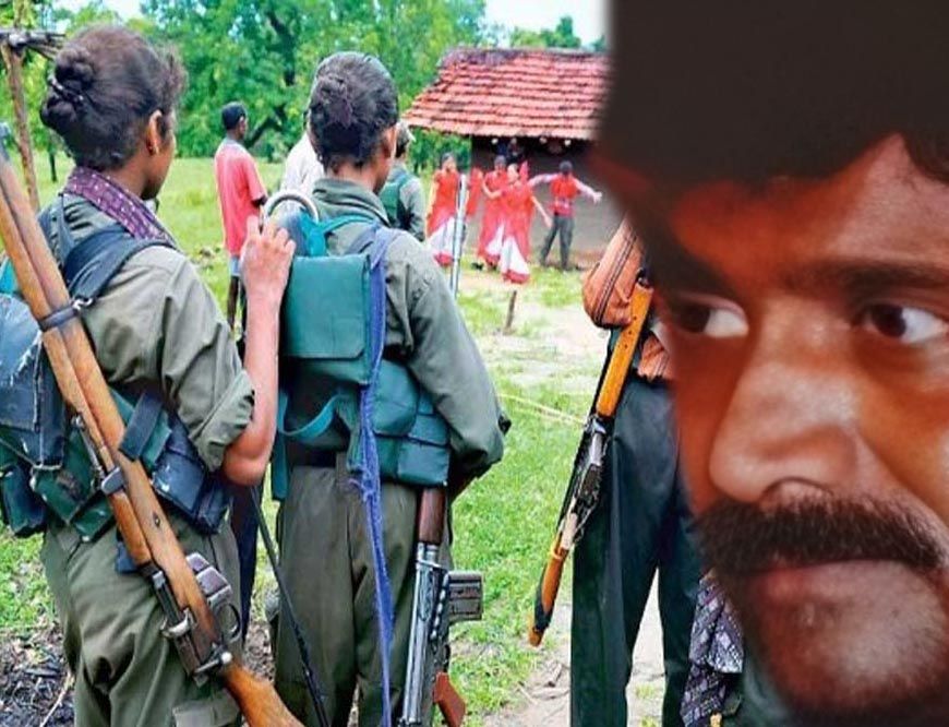 25 लाख के इनामी माओवादी नेता बंडी प्रकाश ने किया सरेंडर, तेलंगाना DGP के सामने छोड़ा हथियार