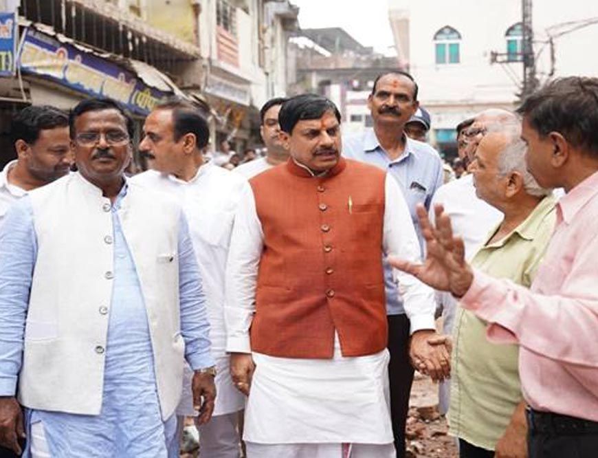 स्वप्रेरणा से मार्ग चौड़ीकरण के लिए स्वत: निर्माण हटाने वाले पात्र नागरिकों को प्रधानमंत्री आवास योजना का लाभ प्रदान किया जाएगा : मुख्यमंत्री डॉ. यादव