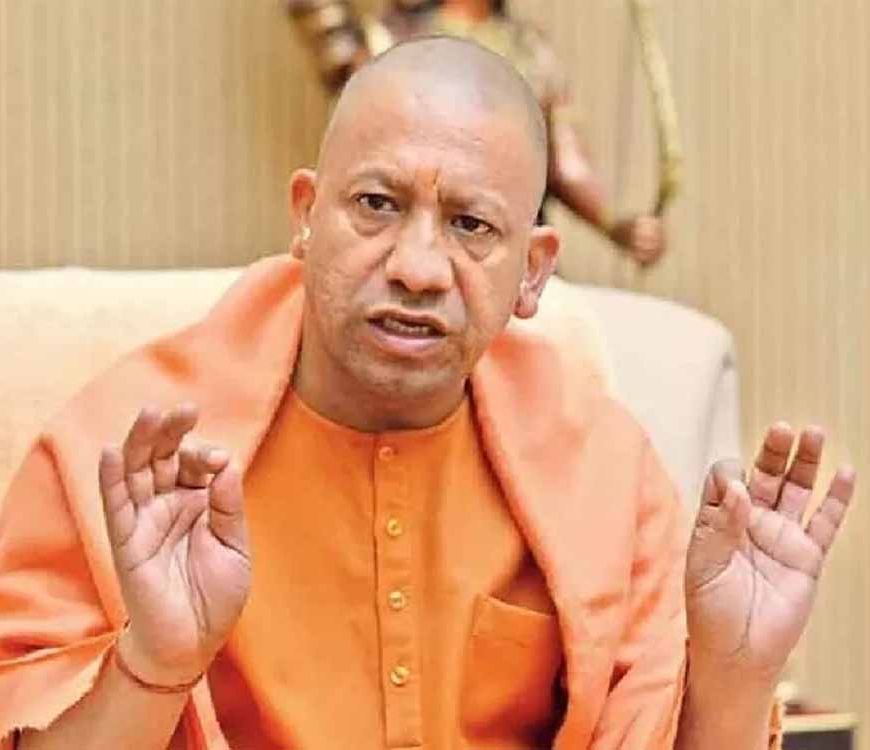 योगी सरकार का बड़ा प्रशासनिक फेरबदल: 3 कमिश्नर और 10 डीएम समेत 46 IAS अधिकारियों के तबादले
