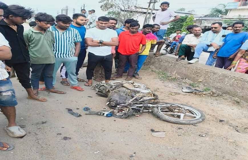 तेज रफ्तार ट्रेलर की चपेट में आए चार लोग, दो की मौके पर मौत, दो गंभीर