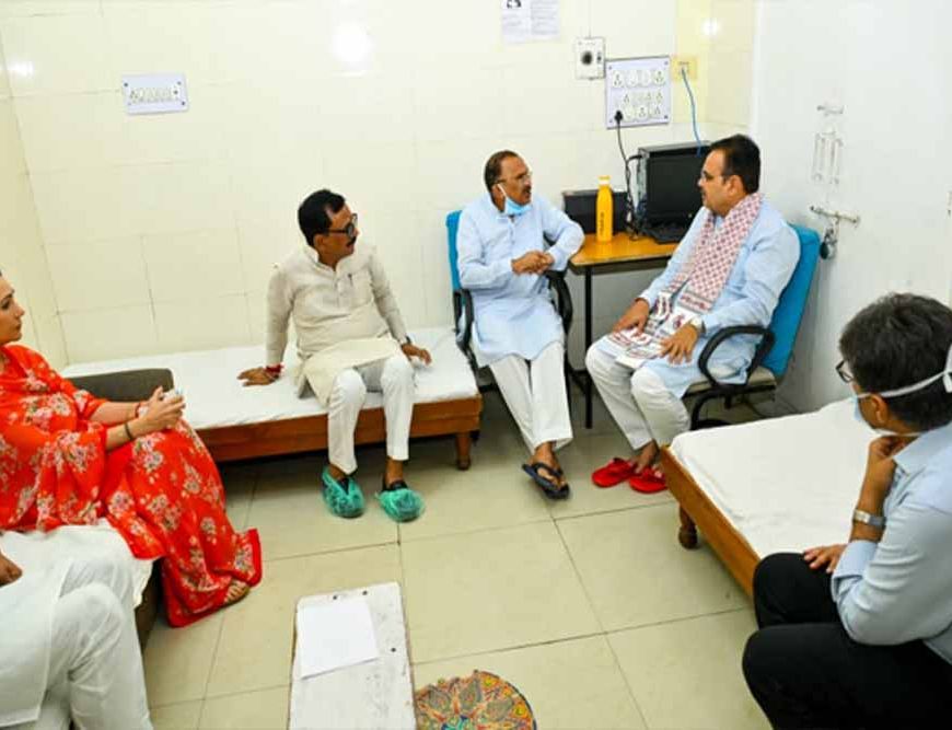 मुख्यमंत्री भजनलाल शर्मा सवाई मानसिंह अस्पताल पहुंचे, विधानसभा अध्यक्ष की पत्नी की पूछी कुशलक्षेम