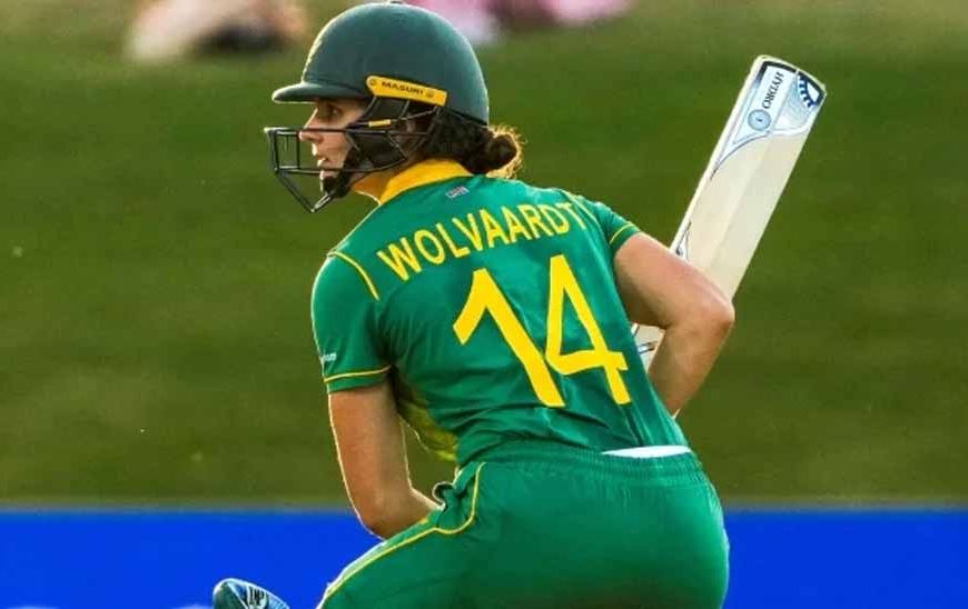 Laura Wolvaardt ने रचा इतिहास: रिकॉर्ड शतक से मिताली-मंधाना की बराबरी की