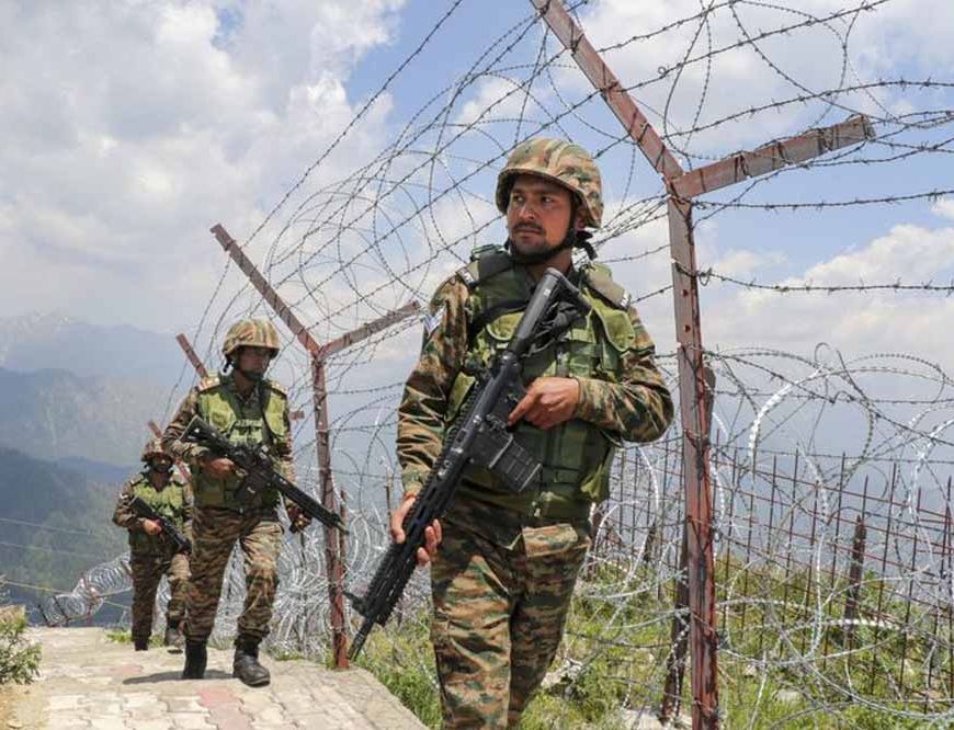 भारत-पाक सीमा पर बीएसएफ की बड़ी कार्रवाई: ड्रोन, हेरोइन और हथियार के साथ घुसपैठिया गिरफ्तार
