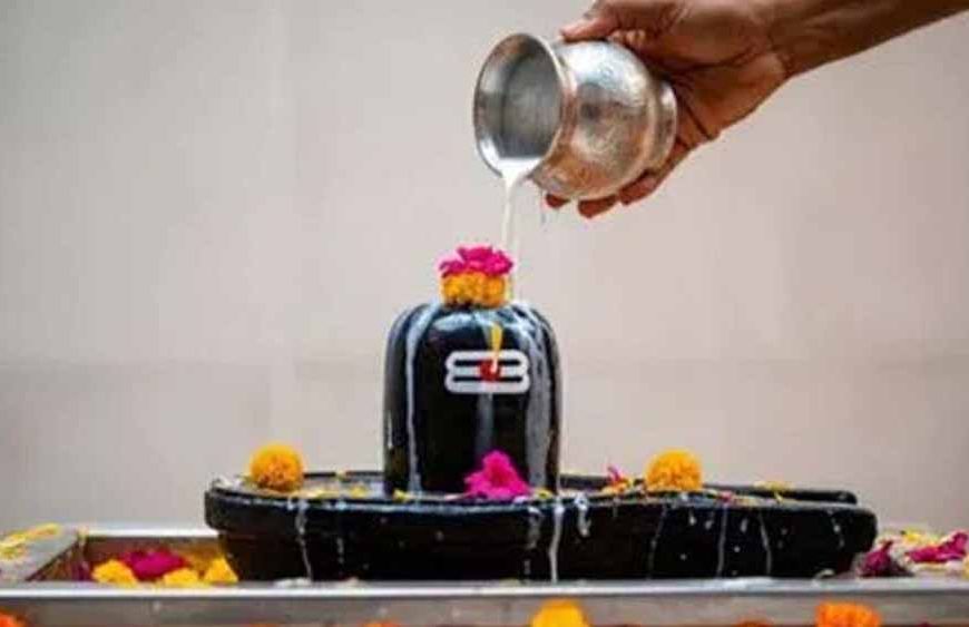 देवउठनी एकादशी 2025: शिवलिंग पर चढ़ाएं ये 5 चीजें, दूर होंगे जीवन के सभी दुख!