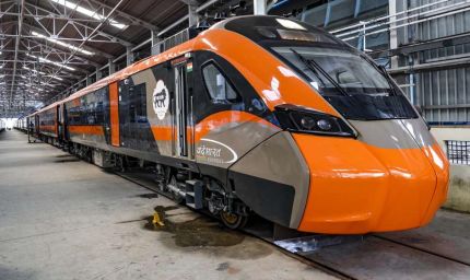 वंदे भारत स्लीपर ट्रेन होगी खास, रेलवे ने तैयार किया पूरा प्लान; जानें सुविधाएं