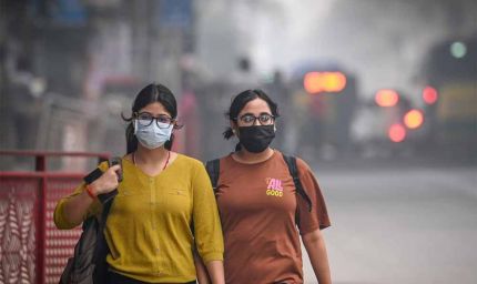 दिल्ली की हवा हुई जहरीली! AQI 421 पर पहुंचा, सांस लेना हुआ मुश्किल