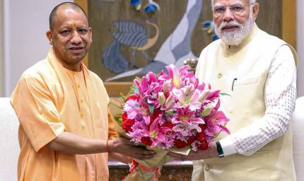 अयोध्या में 25 नवंबर को होगा राम मंदिर ध्वजारोहण, पीएम मोदी और सीएम योगी को सौंपा गया निमंत्रण