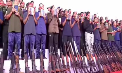 जगदलपुर : नई राह-माओवाद वर्दी की जगह अब होटल की यूनिफॉर्म, नई जिंदगी की शुरुआत