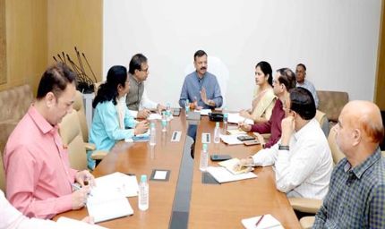 आम जनता तक पहुंचे विभाग की उपलब्धियां और नवाचार की जानकारी : मंत्री  सिंह