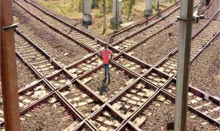 भारत का सबसे रहस्यमय रेल ट्रैक: जहाँ चारों दिशाओं से आती ट्रेनें कभी नहीं टकराती!