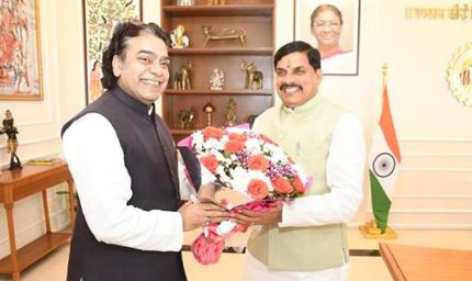 मुख्यमंत्री डॉ. यादव से फिल्म अभिनेता  आशुतोष राणा ने की सौजन्य भेंट