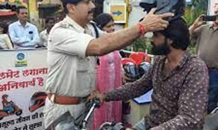 सड़क सुरक्षा सख्त: MP में बिना हेलमेट चलाने पर अब चालक और पीछे बैठने वाले दोनों का कटेगा चालान