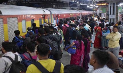 AAP का आरोप: भाजपा ने ट्रेन टिकट देकर वोटर्स को भेजा बिहार, बढ़ी बंपर वोटिंग