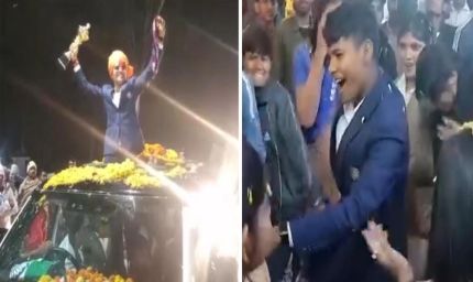 World Champion क्रांति का भव्य स्वागत! क्रिकेट के शुरुआती मैदान पर माथा टेका और माटी चूमा