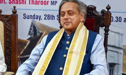 नेहरू-इंदिरा पर टिप्पणी के बाद विवाद: आडवाणी की तारीफ पर थरूर का जवाब वायरल