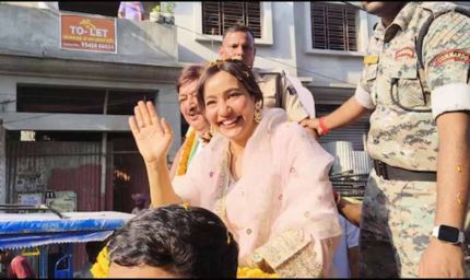 बिहार चुनाव में बॉलीवुड तड़का: नेहा शर्मा ने पिता अजीत शर्मा के लिए निकाला भव्य रोड शो