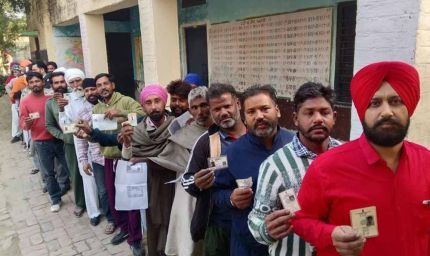 तरनतारन में धीमी वोटिंग: AAP के लिए सीट बचाने की कड़ी परीक्षा