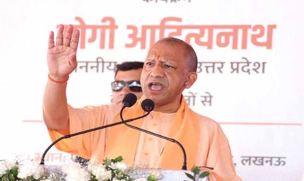 CM योगी का तंज: योजनाएं हड़पने वाले वंदे मातरम तक नहीं बोलते