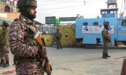 दिल्ली धमाके के बाद कश्मीर में बड़ी कार्रवाई: डॉ. उमर नेटवर्क से जुड़े 6 दबोचे