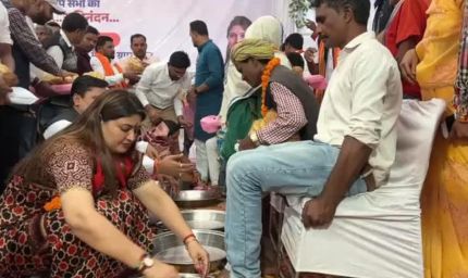 BJP विधायक भावना बोहरा ने पैर धोकर किया स्वागत, 125 आदिवासी लौटे अपने घर और अपनाए हिंदू धर्म