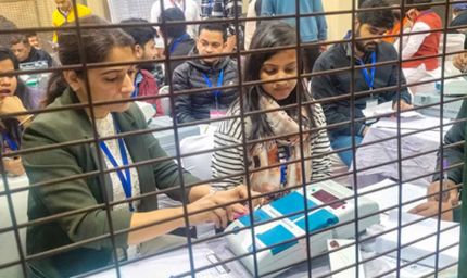 बिहार चुनाव: अब मतगणना की तैयारी तेज, तीन-स्तरीय सुरक्षा घेरे में सभी स्ट्रॉन्ग रूम