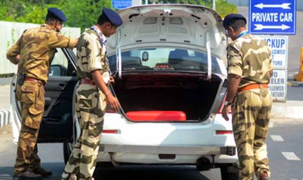 दिल्ली विस्फोट: लाल रंग की संदिग्ध कार की तलाश में दिल्ली पुलिस, बढ़ाई गई सुरक्षा