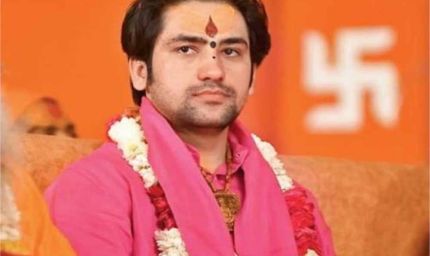 धीरेंद्र शास्त्री की बिगड़ी तबीयत, कल भी था 100 डिग्री बुखार