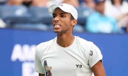 ऑगर अलियासिमे एटीपी फ़ाइनल्स के सेमीफ़ाइनल में