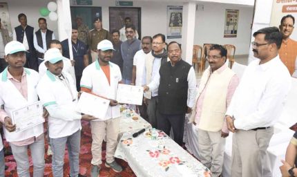 स्वरोजगार से जोड़ने की विशेष पहल, मंत्री नेताम ने किया प्रशिक्षण केंद्र का शुभारंभ