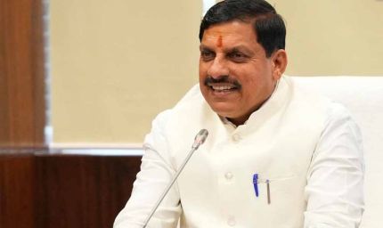 मुख्यमंत्री डॉ. यादव ने नक्सली मुठभेड़ में शहीद हॉक फोर्स के निरीक्षक श्री शर्मा को दी श्रद्धांजलि