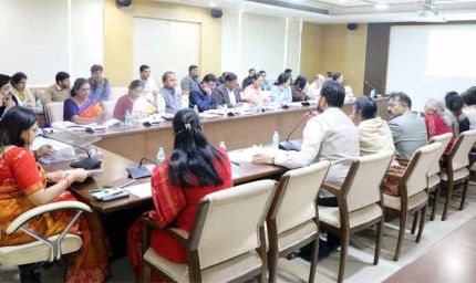 महिला एवं बाल विकास मंत्री सुश्री निर्मला भूरिया ने की विभागीय समीक्षा