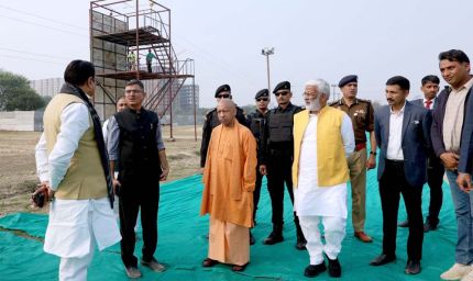 मुख्यमंत्री योगी के पटना एयरपोर्ट पर पहुंचते ही लगे जय राम के नारे