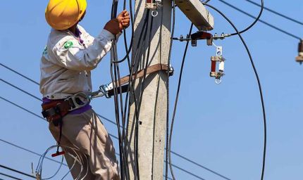 विद्युत हादसे रोकने की नई दिल्ली में ली ट्रेनिंग